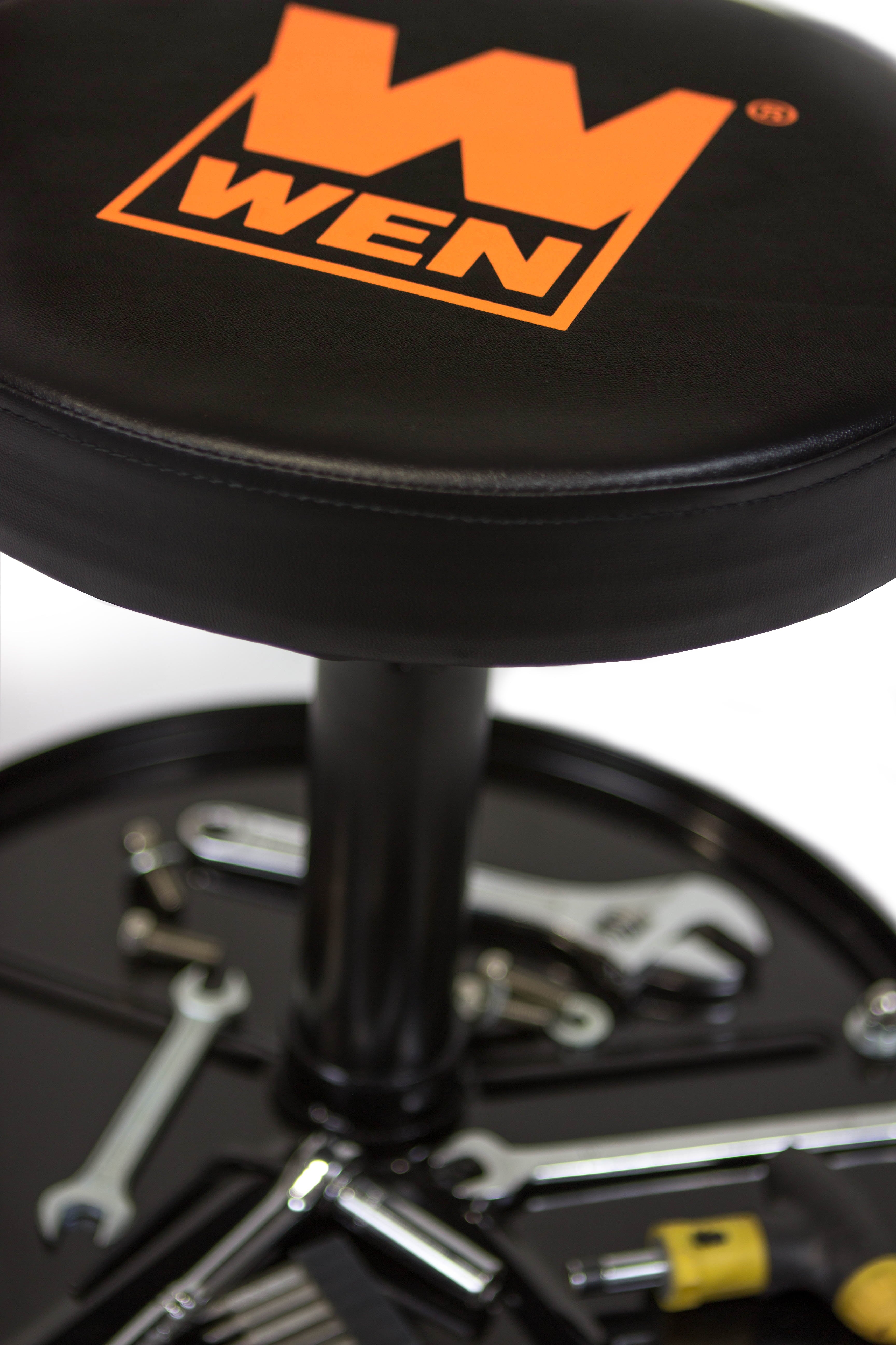 300-Pound Capacity Pneumatic Rolling Mechanic Stool